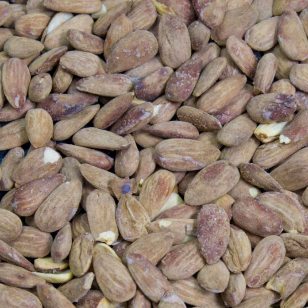 almendra largueta con piel tostada sin sal