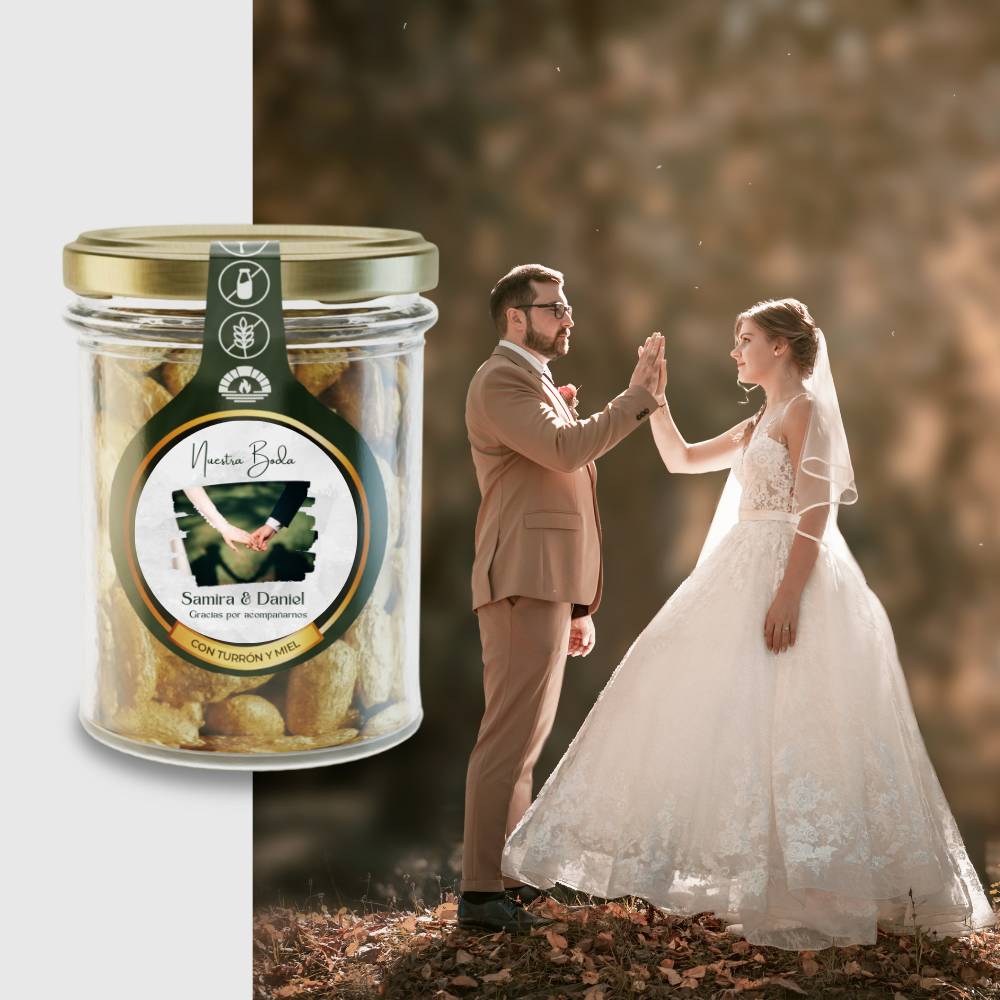almendras bodas muestra de cómo personalizar con tu boda el tarro de 90 gramos de almendra oro