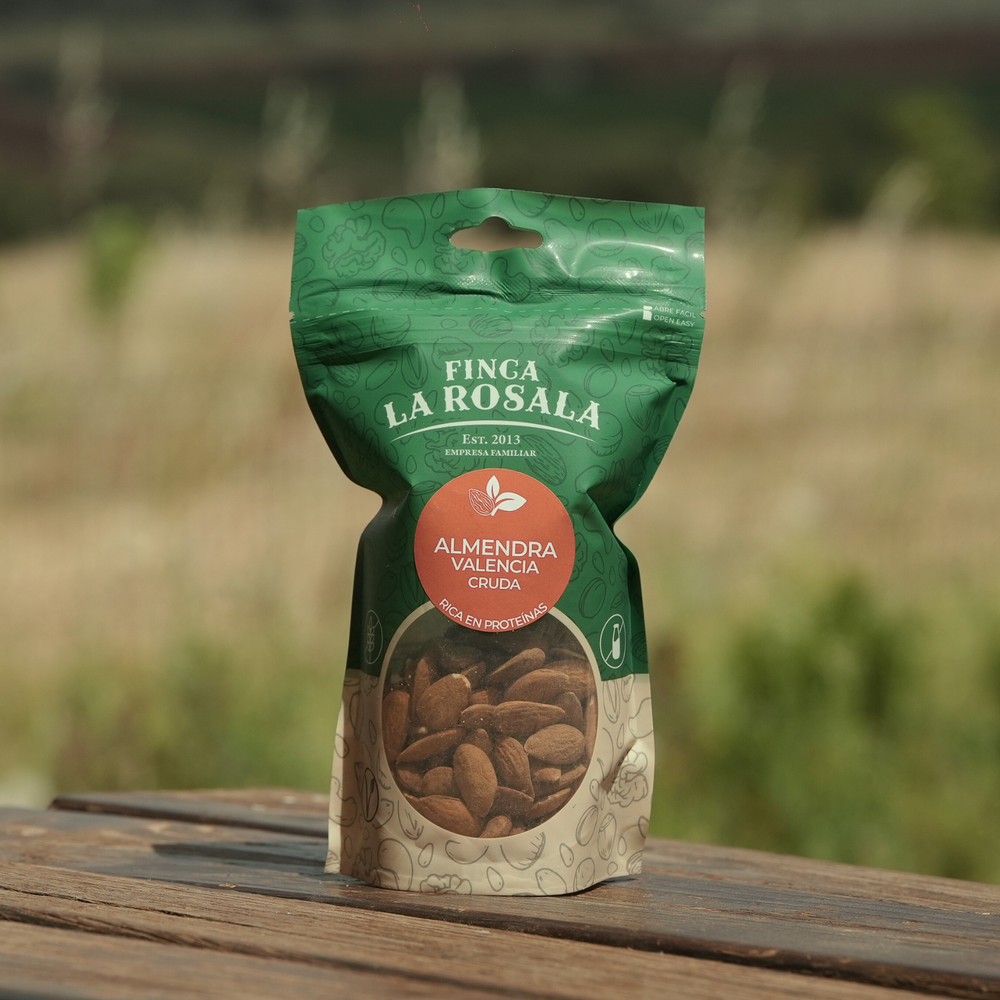 Raw Valencia almond (Rich in protein)