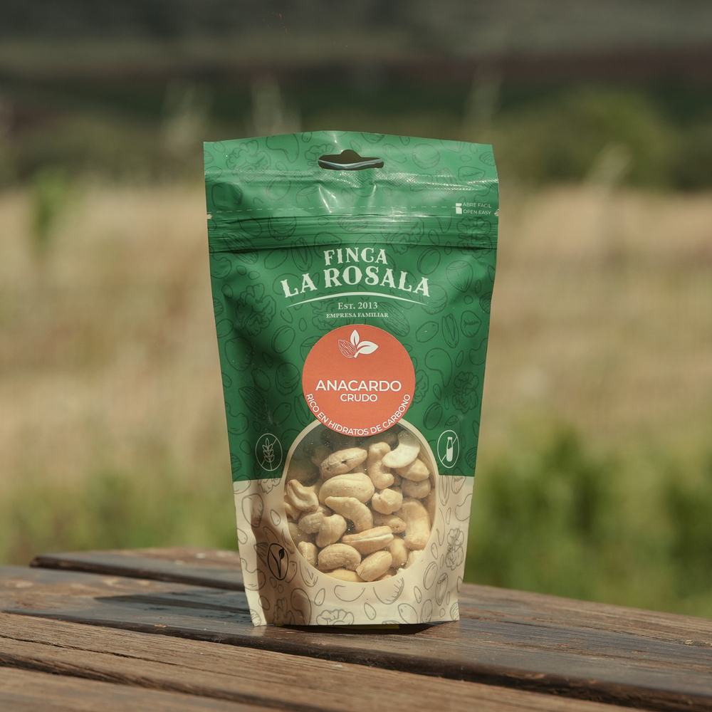 Raw cashew (Rich in carbohydrates)