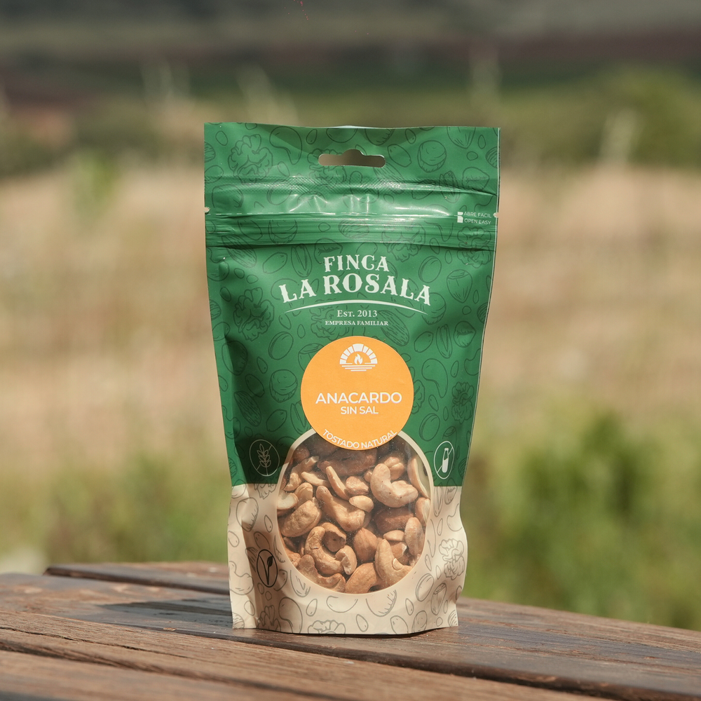 Unsalted cashews (natural roasted)